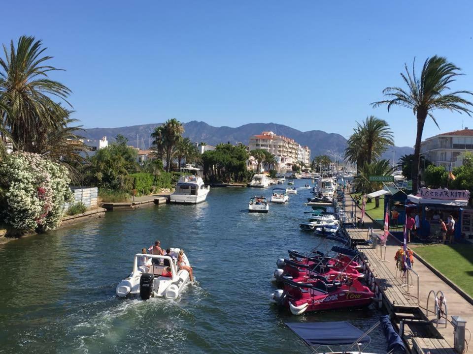 فيلا Maison De Vacances A Empuriabrava "Oasis" المظهر الخارجي الصورة